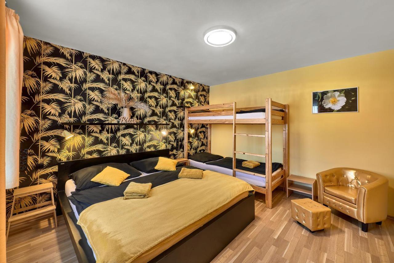 Penzion V Roklich & Apartmens V Roklich Ржичани Экстерьер фото