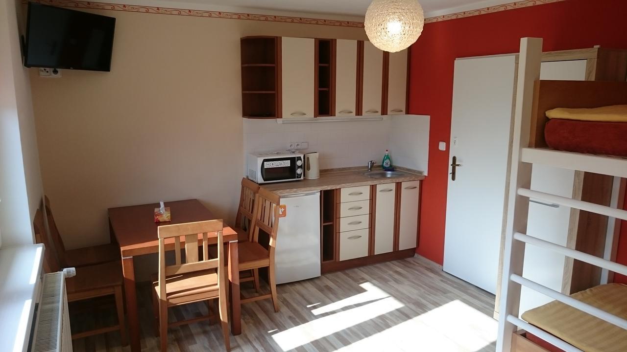 Penzion V Roklich & Apartmens V Roklich Ржичани Экстерьер фото